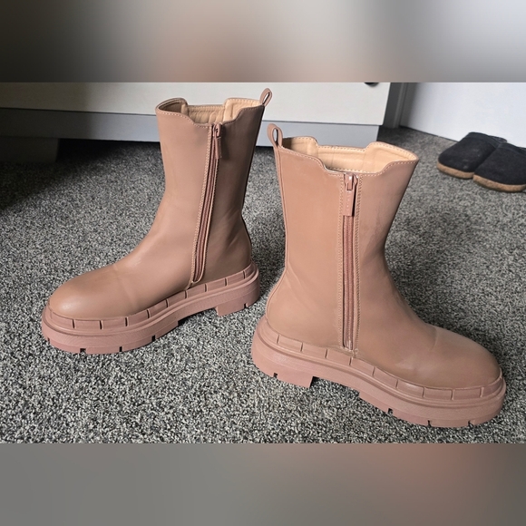 Forever 21 Unilady Boots Rubber Lug-Sole Chelsea Booties Tan Size 6.5 NWOB - Picture 4 of 9